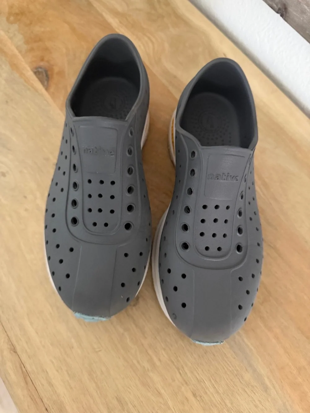 Native Kids' Robbie Sugarlite Slip-On Sneaker J1